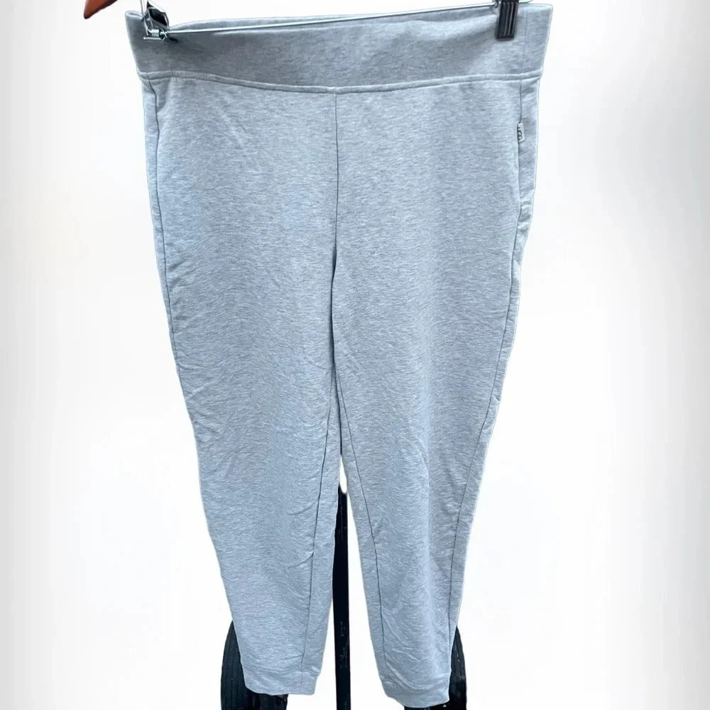 Ugg women’s straight leg light gray pants size Small